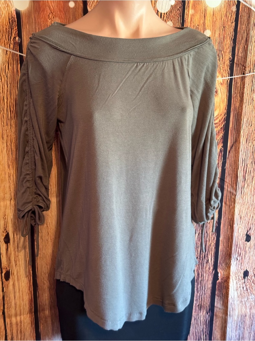 Relaxed Olive Tunic Top with Ruched 3/4 Sleeves